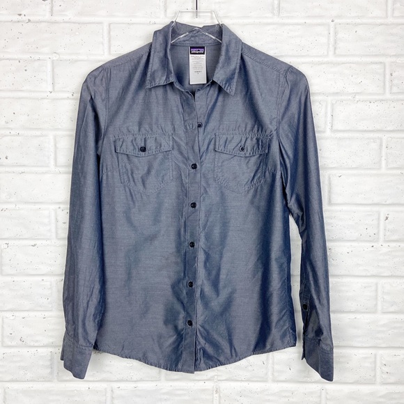 Patagonia Tops - PATAGONIA Button up top lightweight with sheen